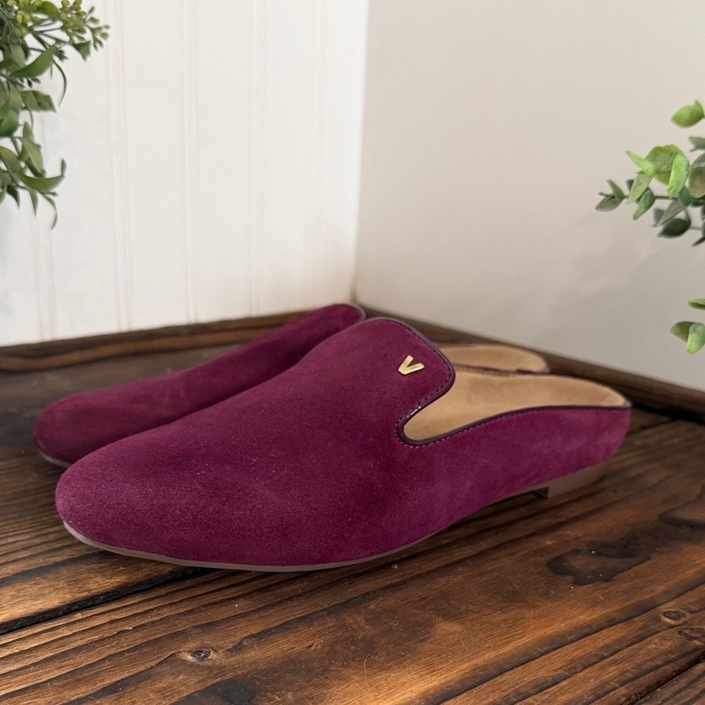 Vionic Women's Carnegie Mule in Merlot